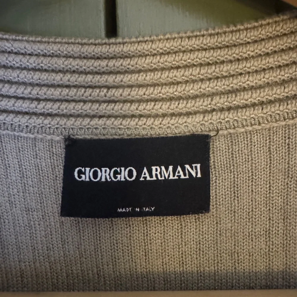 Giorgio Armani cashmere knit top-Size XS - Picture 3 of 3